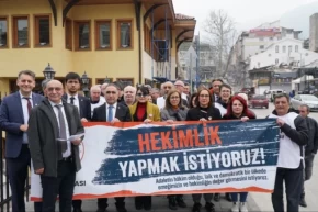 Bursada hekimlerden sağlık hakkı yürüyüşü