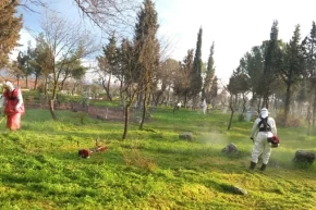 Manisada mezarlıklar bayrama hazırlanıyor