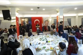 Kayseri Büyükşehir şehit aileleriyle iftar sofrasında buluştu