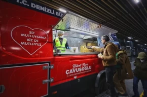 Denizli Büyükşehirden otogarda sahur ikramı