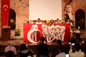 Bursa Osmangazide engelli çocuklardan gururlandıran gösteri