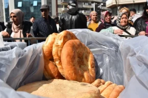 Manisa Gördeslilerden iki saatte 2 bin pide