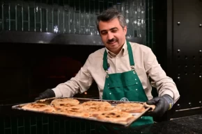 Bursa Yıldırımda Başkan Yılmaz önce pişirdi, sonra ikram etti