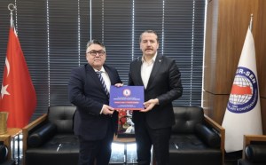 Rektör Özölçerden Memur-Sen Genel Başkanı Yalçına Ziyaret