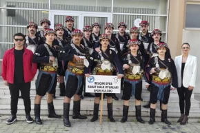 Selçuk Efes Sanat Halk Oyunları ekibi üçüncü oldu