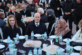 Başkan Bozbey kendi mahallesinde komşularıyla iftar yaptı