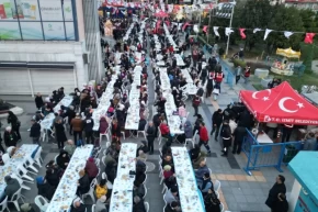 İzmitte binlerce kişilik iftar
