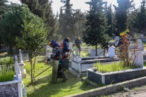 Bursada şehitlik ve mezarlıklara bayram hazırlığı