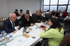 Bursa Nilüferde Başkan Özdemir vatandaşlarla iftarda buluştu