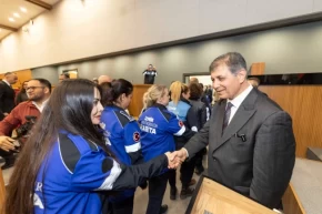 İzmirde Başkan Tugay personelle bayramlaştı