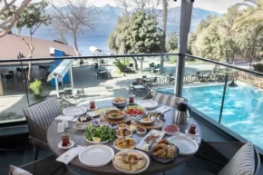 Antalya Muratpaşada sosyal tesisler bayramın ilk günü kapalı