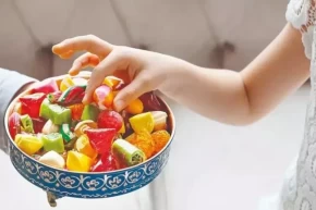 Bayramda yapışkan yumuşak şekerlere dikkat
