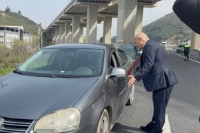 Bursa Gemlikte Kaymakam Canbaba sensiz olmaz diyerek uyardı