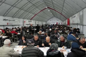 450 bin kişi iftar sofrasında buluştu