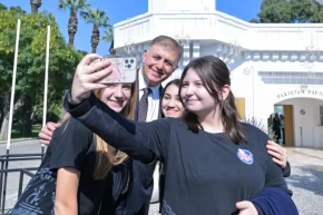 İzmirde gençler yalnız değil