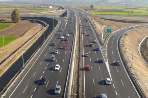 Aydın–Denizli Otoyolunda bayram rekoru... Günlük araç geçişi 22 bini aştı