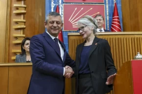 Emine Ülker Tarhan yeniden CHPde