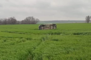 Keşan-Beğendik yolunda ticari araç buğday tarlasına uçtu