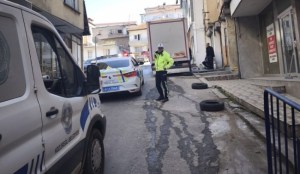 Kdz.Ereğlide kaldırımlar polis desteği ile temizlendi