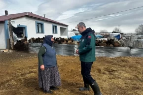 Ağrı Valisi nden çat kapı Vali Bozkurt, gününü köylerde geçirdi