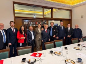 Errol Graham Musk İstanbulda Doğu Perinçeki ziyaret etti