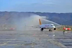 Tokat–İzmir uçuşları başladı... İlk sefere su takı seremonisi