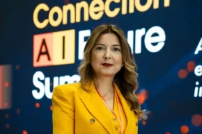 Swarm Connection, AI FutureSummitte yapay zeka odaklı karar mekanizmasını tanıttı