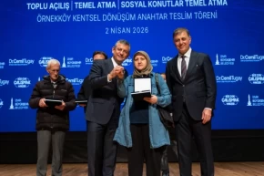 İzmirde dev yatırım hamlesi.. Yüzlerce projeye açılış ve temel