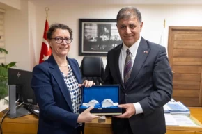 İzmirin Fransa şehirleriyle bağı güçleniyor 