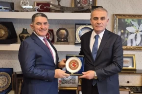 Ağrı Milletvekili Çelebiden İrfan Fidana tebrik ziyareti