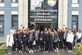 Kayseri Kocasinandan gençlere kitap tahlil etkinliği