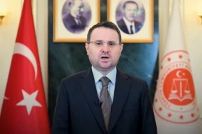 Bakan Gürlekten Avukatlar Günü mesajı