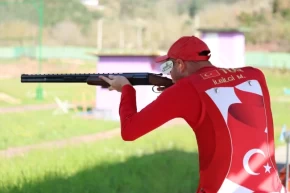 Kocaelinin yetiştirdiği milli sporcu attığını vurdu Kocaelinin altın nişancısı