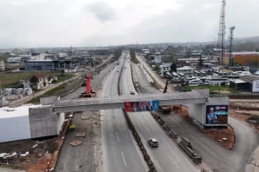 Kocaeli Başiskelede dev kirişler 9 saatte yerleştirildi