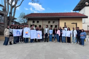 Bursa Nilüferde gençler dayanışma için buluştu