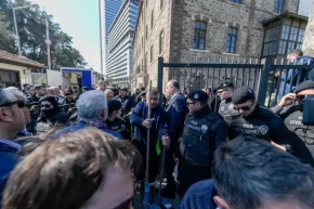 İzmir Meslek Fabrikasında gerginlik sürüyor Vakıfların işlemi tepki topladı