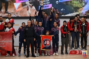 Jandarma Gücü oryantiringte Türkiye Şampiyonu
