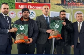 Ağrıda 440 çiftçiye 44 ton yonca tohumu katkısı
