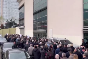 Bursa Büyükşehirde seçim gerginliği CHPliler dışarı çıktı, gerginlik yola taştı