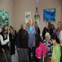 Köylerde "Neriman Abla" Sevgisi