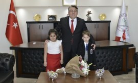 ZBEÜ rektörlüğü 23 Nisanda çocuklara emanet