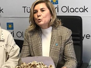 iyi-parti-kadin-kollari-demirtasa-karsi-ayaklandi